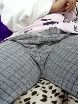 Snapshot of Bombamom chatting on 03/05/26, 09:49 Bombamom online show from 03/05/26, 09:49