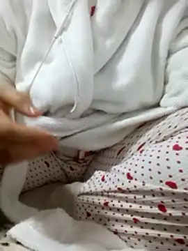 Snapshot of Bombamom chatting on 03/08/26, 11:36 Bombamom online show from 03/08/26, 11:36