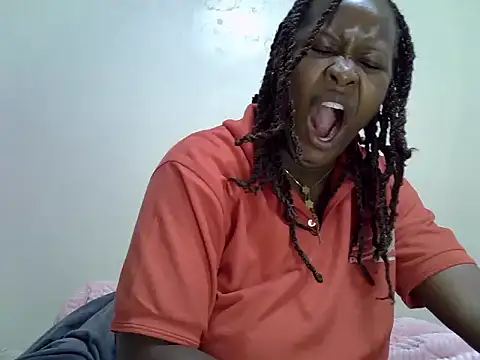 Snapshot of Sonnia_ chatting on 05/15/26, 04:30 Sonnia online show from 05/15/26, 04:30