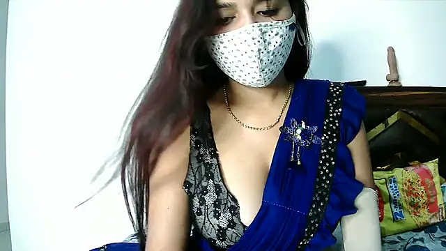 Gloie4u online show from 10/28/25, 08:18