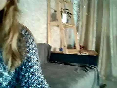 Snapshot of Aline_LoveFlowers chatting on 01/16/25, 09:48 Aline LoveFlowers online show from 01/16/25, 09:48