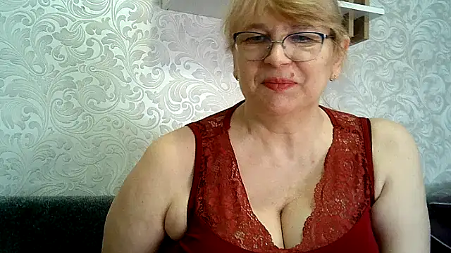 Snapshot of Aline_LoveFlowers chatting on 02/27/25, 08:50 Aline LoveFlowers online show from 02/27/25, 08:50