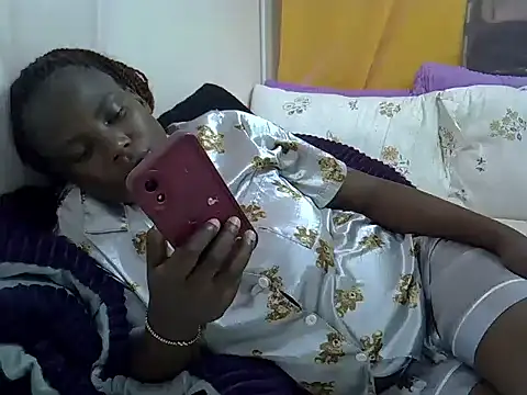 Snapshot of Sweetreena chatting on 06/04/26, 03:51 Sweetreena online show from 06/04/26, 03:51