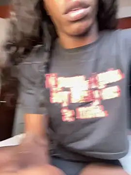 Snapshot of Richchocolatesweet_ chatting on 02/18/26, 07:54 Richchocolatesweet online show from 02/18/26, 07:54