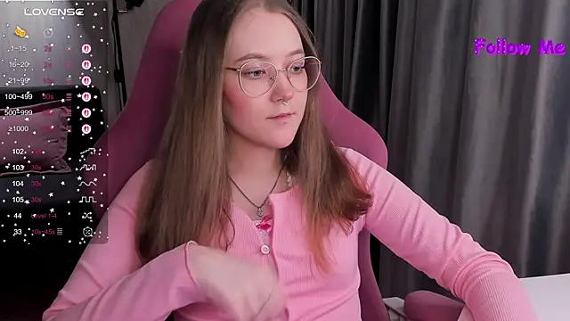 Snapshot of bunny_bubble chatting on 02/13/26, 11:12 bunny bubble online show from 02/13/26, 11:12