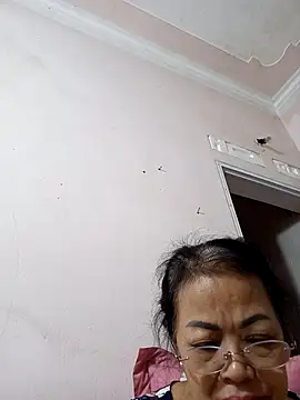 Hotestlove online show from 11/18/25, 11:14