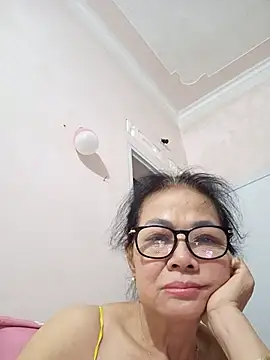 Snapshot of Hotestlove chatting on 07/19/26, 12:42 Hotestlove online show from 07/19/26, 12:42