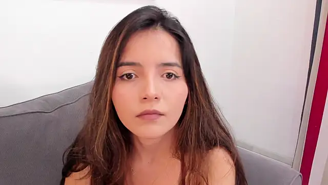 Snapshot of Raychell_Black chatting on 03/08/25, 06:37 Raychell Black online show from 03/08/25, 06:37