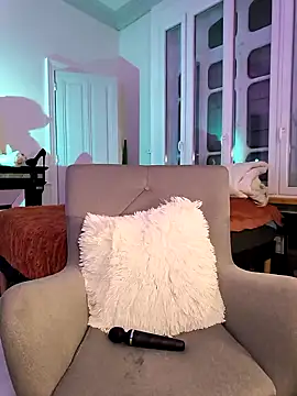 Snapshot of emma4xxx chatting on 12/11/24, 11:21 emma4xxx online show from 12/11/24, 11:21