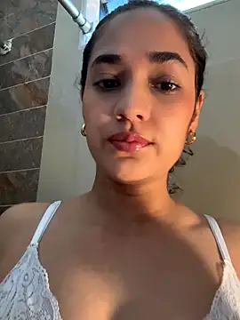 Snapshot of CuteeRose chatting on 10/25/25, 02:56 CuteeRose online show from 10/25/25, 02:56