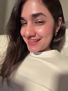 Snapshot of CuteeRose chatting on 03/14/26, 07:03 CuteeRose online show from 03/14/26, 07:03