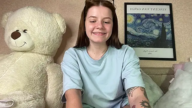 Snapshot of mia___mi chatting on 12/10/24, 11:32 mia mi online show from 12/10/24, 11:32