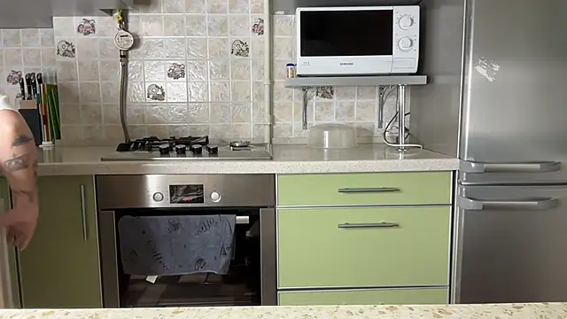 Snapshot of mia___mi chatting on 02/22/25, 03:58 mia mi online show from 02/22/25, 03:58