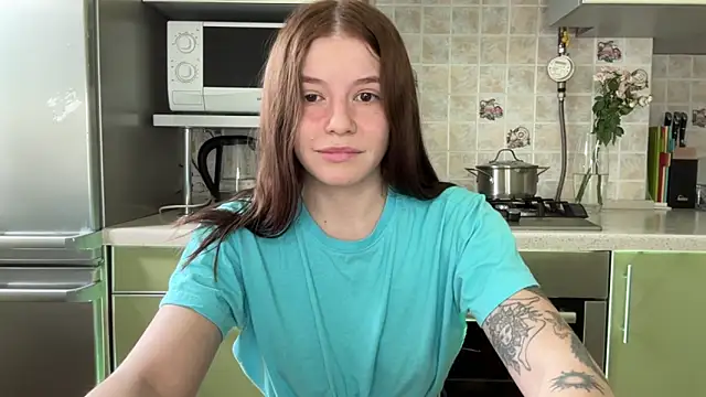 Snapshot of mia___mi chatting on 03/07/25, 10:35 mia mi online show from 03/07/25, 10:35