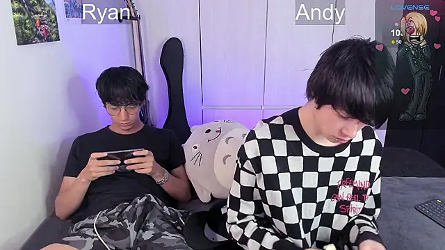 Snapshot of Aventure_Twinks chatting on 12/08/24, 03:43 Aventure Twinks online show from 12/08/24, 03:43