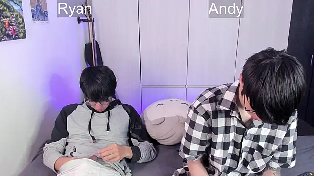 Snapshot of Aventure_Twinks chatting on 12/18/24, 09:51 Aventure Twinks online show from 12/18/24, 09:51