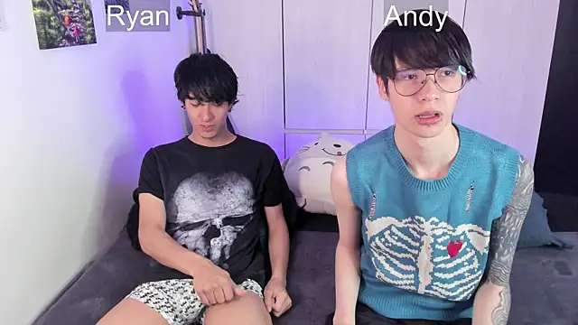 Snapshot of Aventure_Twinks chatting on 12/20/24, 08:23 Aventure Twinks online show from 12/20/24, 08:23