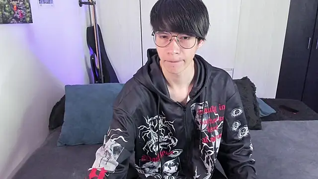 Snapshot of Aventure_Twinks chatting on 12/24/24, 11:28 Aventure Twinks online show from 12/24/24, 11:28