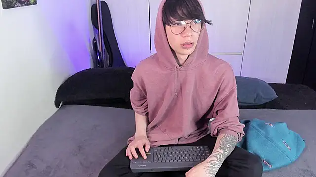 Snapshot of Aventure_Twinks chatting on 01/08/25, 01:41 Aventure Twinks online show from 01/08/25, 01:41