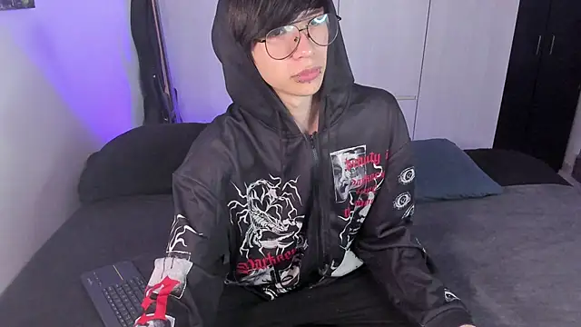 Snapshot of Aventure_Twinks chatting on 01/24/25, 11:48 Aventure Twinks online show from 01/24/25, 11:48