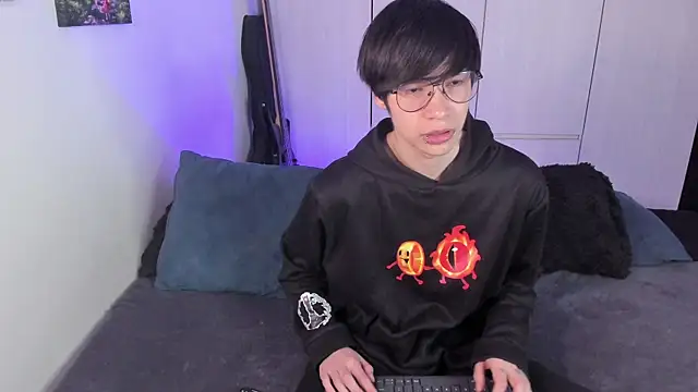 Snapshot of Aventure_Twinks chatting on 01/27/25, 03:18 Aventure Twinks online show from 01/27/25, 03:18