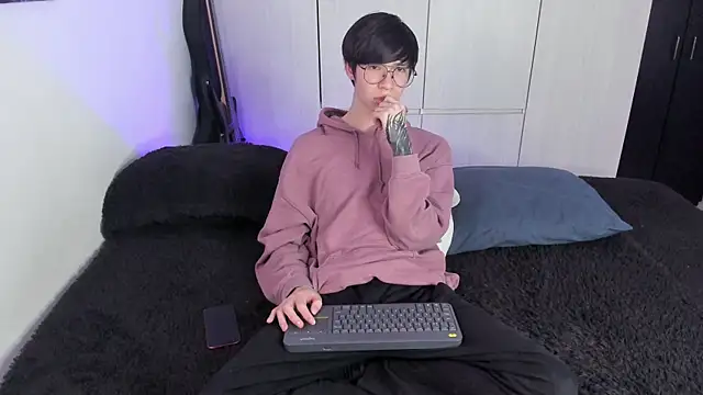 Snapshot of Aventure_Twinks chatting on 01/29/25, 05:24 Aventure Twinks online show from 01/29/25, 05:24