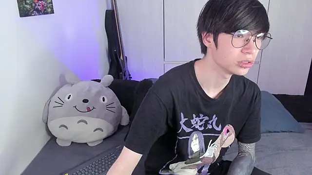 Snapshot of Aventure_Twinks chatting on 02/02/25, 02:56 Aventure Twinks online show from 02/02/25, 02:56