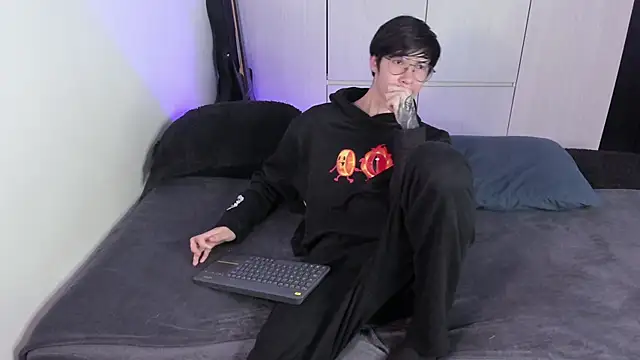 Snapshot of Aventure_Twinks chatting on 02/07/25, 01:15 Aventure Twinks online show from 02/07/25, 01:15