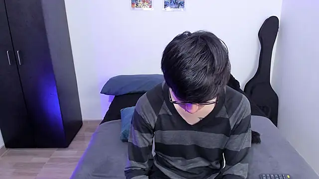 Snapshot of Aventure_Twinks chatting on 03/04/25, 07:54 Aventure Twinks online show from 03/04/25, 07:54