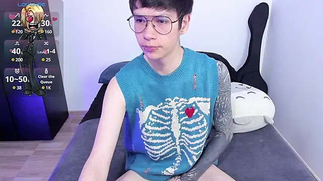 Snapshot of Aventure_Twinks chatting on 03/08/25, 06:16 Aventure Twinks online show from 03/08/25, 06:16