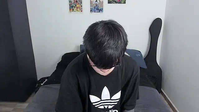 Snapshot of Aventure_Twinks chatting on 09/23/25, 05:05 Aventure Twinks online show from 09/23/25, 05:05