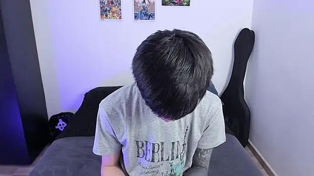 Snapshot of Aventure_Twinks chatting on 10/03/25, 04:48 Aventure Twinks online show from 10/03/25, 04:48