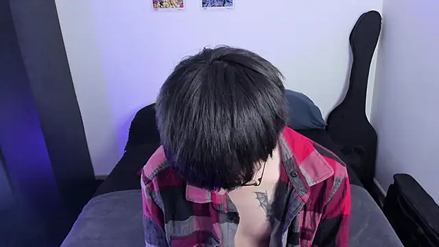 Snapshot of Aventure_Twinks chatting on 10/16/25, 07:15 Aventure Twinks online show from 10/16/25, 07:15