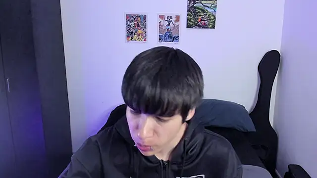 Snapshot of Aventure_Twinks chatting on 10/22/25, 03:18 Aventure Twinks online show from 10/22/25, 03:18