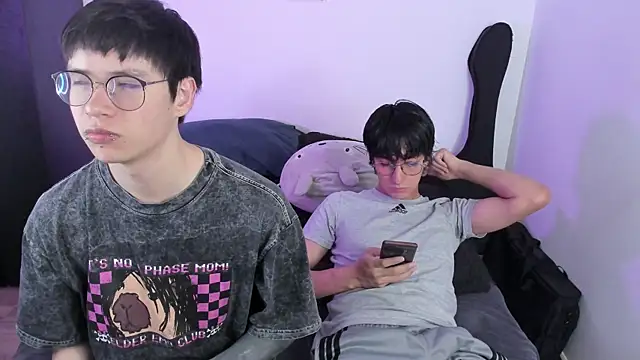 Snapshot of Aventure_Twinks chatting on 01/05/26, 10:57 Aventure Twinks online show from 01/05/26, 10:57