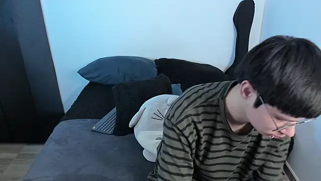 Snapshot of Aventure_Twinks chatting on 01/10/26, 06:53 Aventure Twinks online show from 01/10/26, 06:53