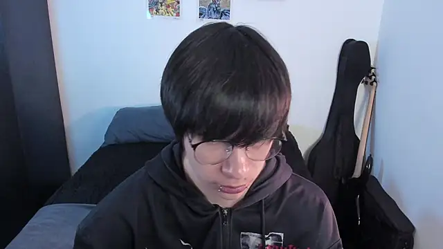 Snapshot of Aventure_Twinks chatting on 05/15/26, 11:56 Aventure Twinks online show from 05/15/26, 11:56