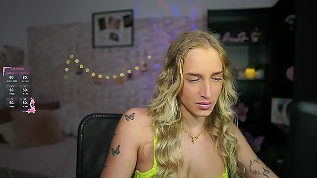 Nicolette  Shea  online show from 03/11/25, 09:13