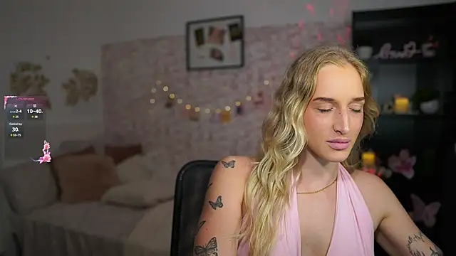 Nicolette  Shea  online show from 03/17/25, 05:05