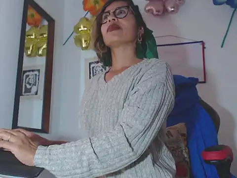 fantasty nylon online show from 12/30/24, 08:25