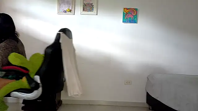 fantasty nylon online show from 05/18/26, 04:13