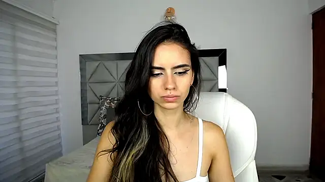 Snapshot of nina_pons chatting on 01/13/25, 10:45 nina pons online show from 01/13/25, 10:45