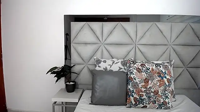 Snapshot of nina_pons chatting on 01/14/25, 10:55 nina pons online show from 01/14/25, 10:55