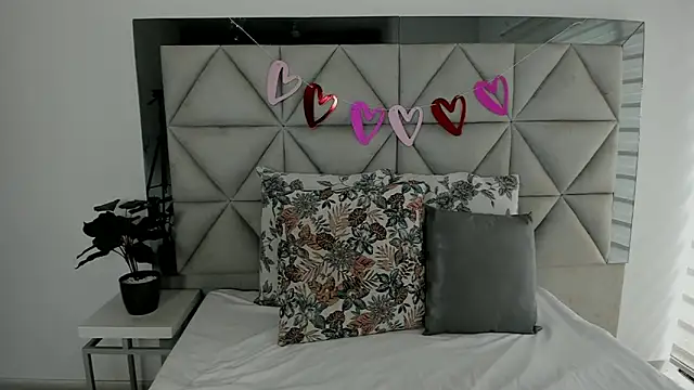 Snapshot of nina_pons chatting on 02/19/25, 09:03 nina pons online show from 02/19/25, 09:03