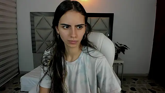 Snapshot of nina_pons chatting on 03/15/25, 11:50 nina pons online show from 03/15/25, 11:50