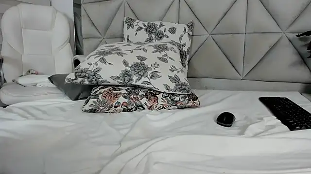 Snapshot of nina_pons chatting on 03/19/25, 02:05 nina pons online show from 03/19/25, 02:05