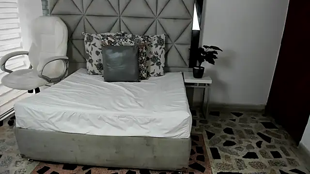 Snapshot of nina_pons chatting on 03/20/25, 08:19 nina pons online show from 03/20/25, 08:19