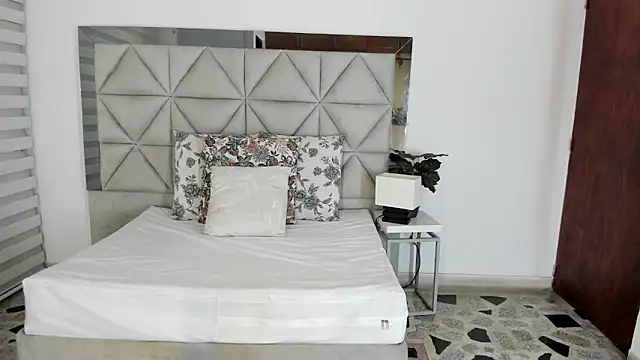 Snapshot of nina_pons chatting on 09/08/25, 11:15 nina pons online show from 09/08/25, 11:15