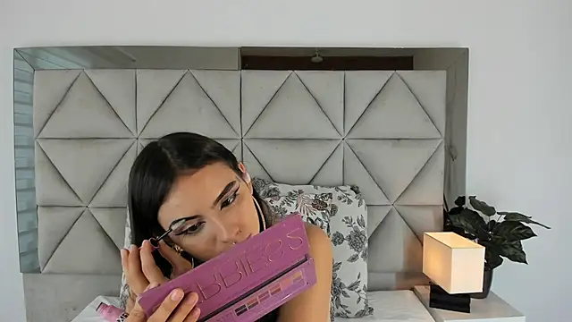 Snapshot of nina_pons chatting on 09/11/25, 09:04 nina pons online show from 09/11/25, 09:04