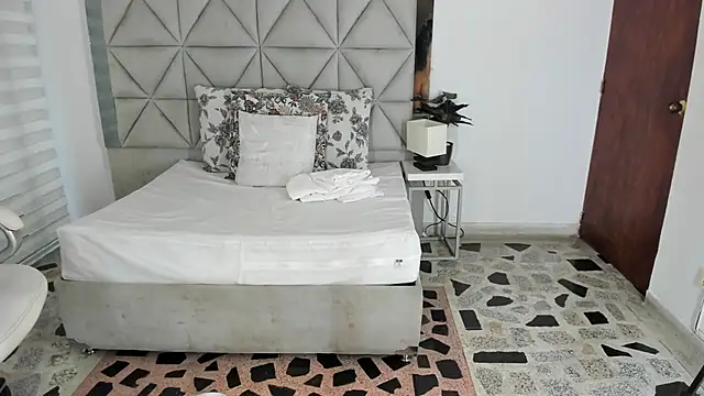 Snapshot of nina_pons chatting on 10/01/25, 07:53 nina pons online show from 10/01/25, 07:53